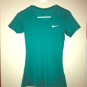 Nike top